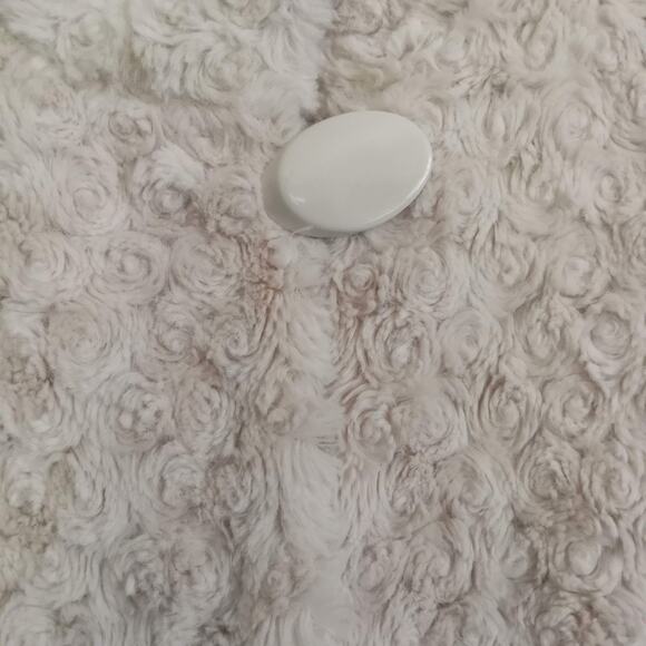 Dennis Brasso Faux Fur Coat Rosette Pattern XS Creamy Tan Gold Satin Pockets - Picture 4 of 14